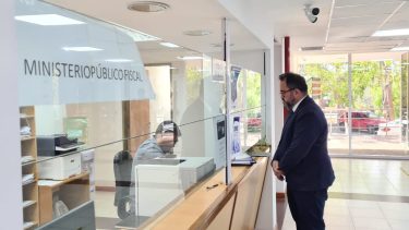 El abogado Mario Jordán Díaz se presentó en representación del intendente Claudio Larraza ante la Fiscalía  (Foto: Andrea Vazquez)