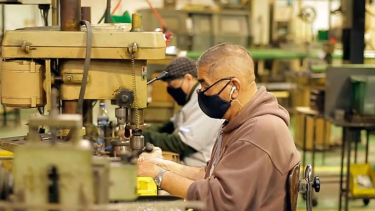 Por qué el Gobierno dividirá el Potenciar Trabajo en dos programas. 