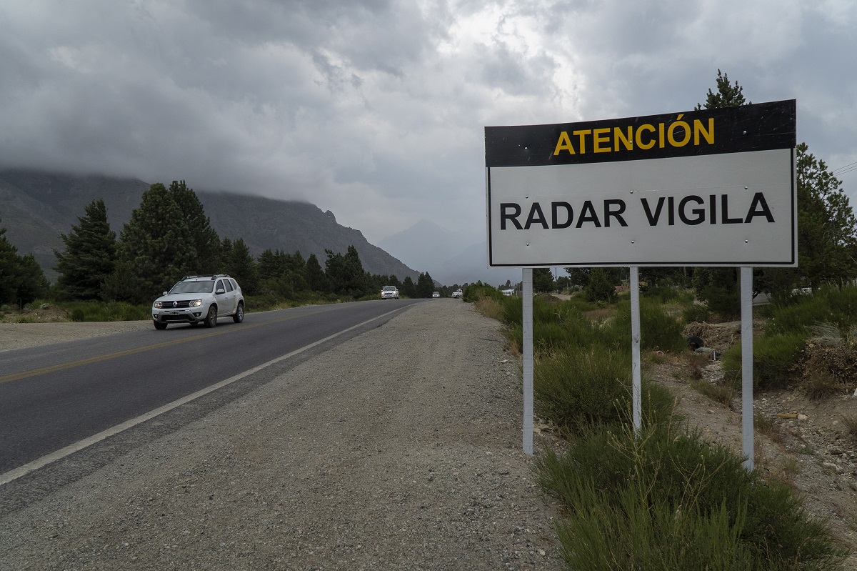 En Dina Huapi hay radares en la Ruta Nacional 40 que administra el municipio. Foto: Archivo