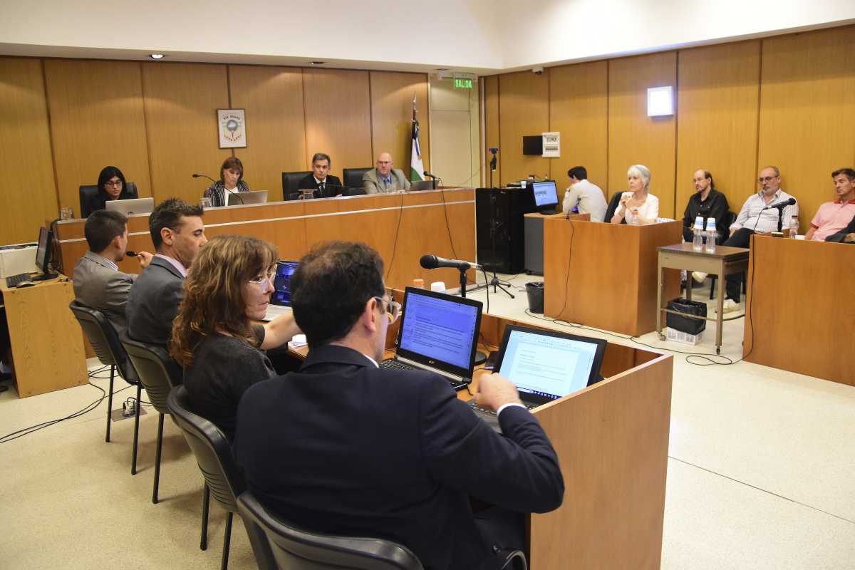 La fiscal jefa Teresa Giuffrida y los fiscales Marcelo Ramos y Gastón Britos Rubiolo son los representantes del Ministerio Público que abrieron hoy los alegatos. (Foto: Andrés Maripe)