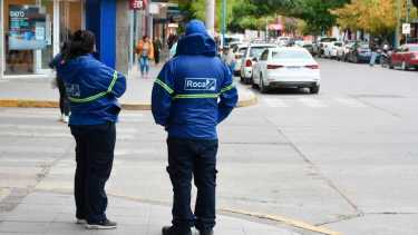 Actualmente, el 50% de la recaudación por el estacionamiento en Roca se destina a becas y el resto va a Rentas Generales. (Foto: Juan Thomes)
