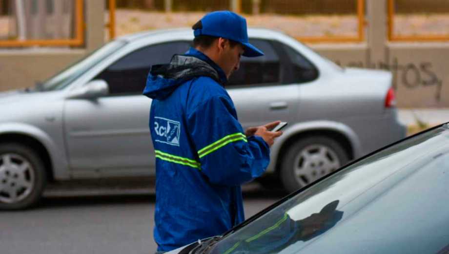 En Roca el precio por la media hora de estacionamiento es de $230. Foto: archivo.