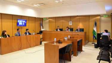La lectura del fallo se extendió por tres horas, con los imputados conectados por Zoom. (Foto: Andrés Maripe)