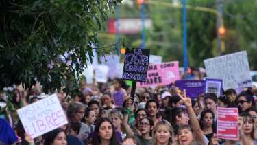 Día de la Mujer 2024, con marco multitudinario: marchas en Neuquén, Cipolletti, Roca, Bariloche y Viedma