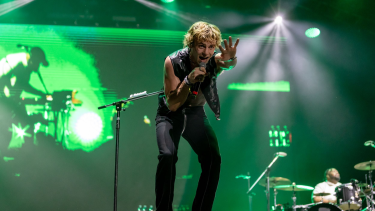 Ross Lynch conquistó el corazón de una fan en pleno concierto.