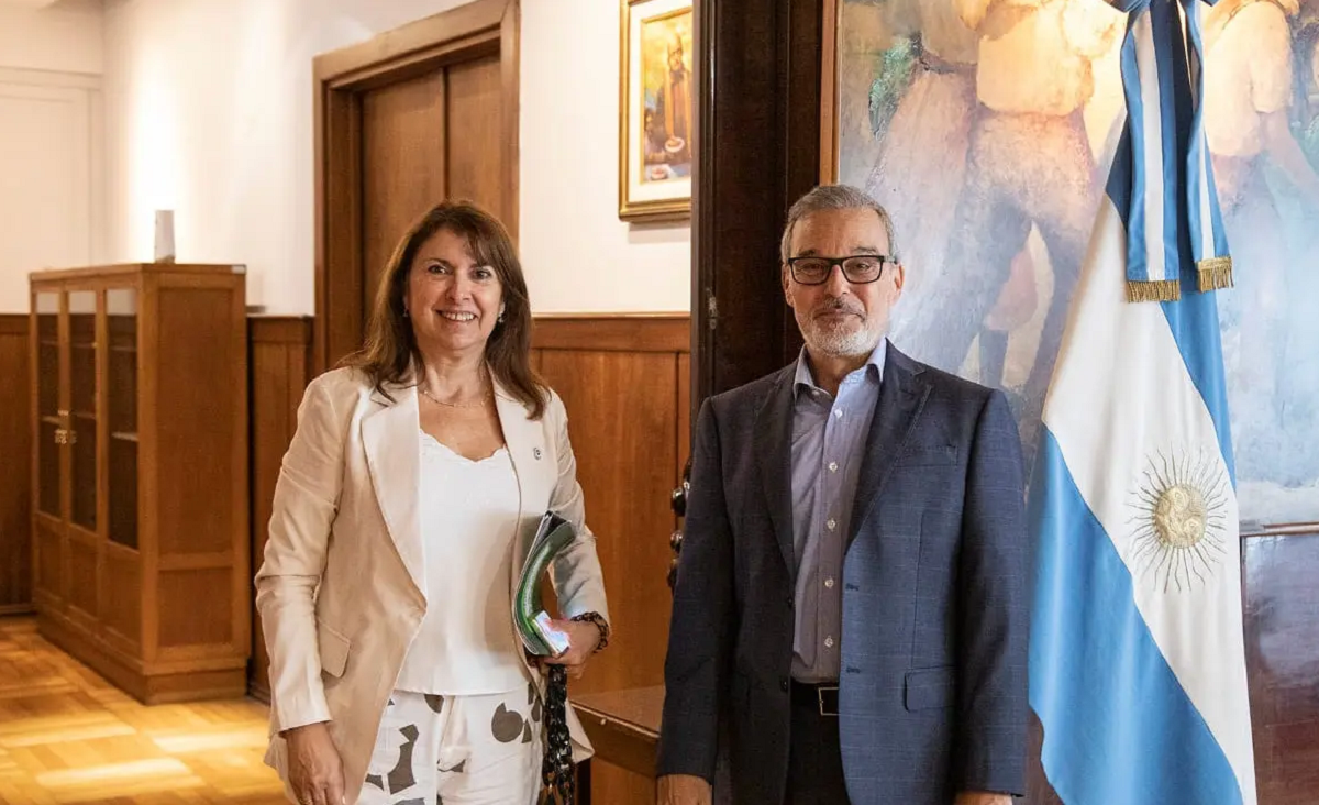 La ministra de Salud, Ana Senesi, se reunió con su par nacional Mario Russo. Foto: gentileza