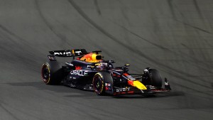 Verstappen lo hizo de nuevo y se impuso de punta a punta en Arabia Saudita