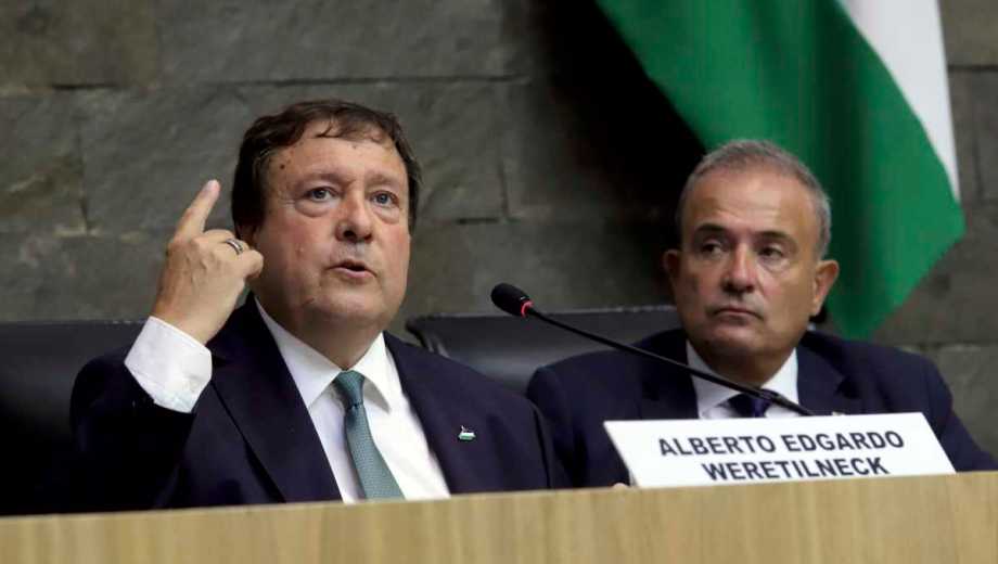 Weretilneck dará este domingo su decimocuarto mensaje en la Legislatura, incluyendo los tres de sus asunciones. Foto Archivo.