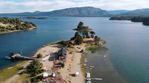 Un abrazo de araucarias en Villa Pehuenia Moquehue: cuánto sale una escapada en Semana Santa