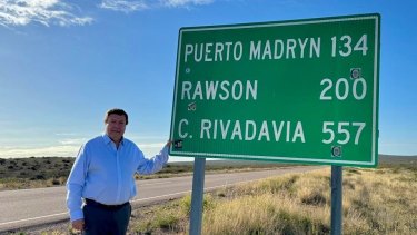 El gobernador subió imágenes antes, durante y después del viaje a Puerto Madryn, donde se reunió con sus colegas de la Patagonia.