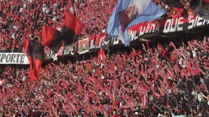 Feroz tiroteo entre dos facciones de la barrabrava de Colón de Santa Fe: un muerto y tres heridos