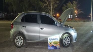 El auto tenía pedido de secuestro desde 2020. Foto: Gentileza Policía de Río Negro.