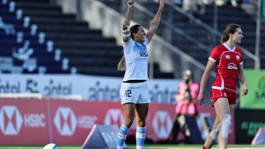 La neuquina Micaela Pallero apoyó un try ante Polonia. (Foto: Prensa UAR)