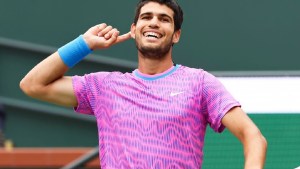 Carlos Alcaraz se consagró bicampeón de Indian Wells con un gran triunfo frente a Medvedev