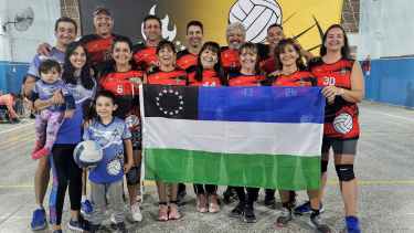 Newcom Roca se consagró campeón nacional y participará del Sudamericano de voley adaptado en Chapadmalal. 