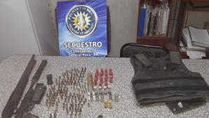 Encontraron armas y municiones de todo tipo en la casa de un gasista, en la zona norte de Roca