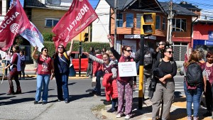 ATE y Unter cerraron su primer día de paro en las calles de Bariloche