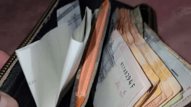 La billetera encontrada en Roca. Foto: redes