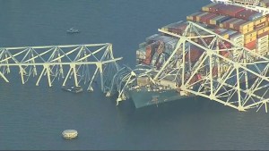 «No hay indicios» de acto terrorista en el impactante derrumbe del principal puente de Baltimore