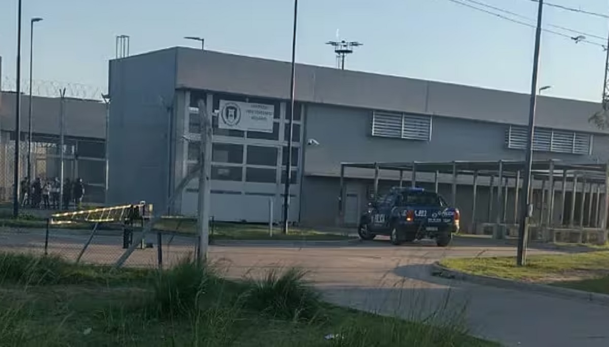 Otro ataque relacionado al narcotráfico en Rosario: balearon una cárcel ...