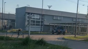 Otro ataque relacionado al narcotráfico en Rosario: balearon una cárcel tras el asesinato de un playero