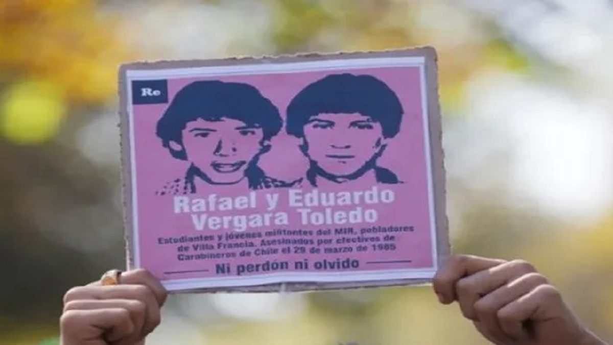 Los hermanos muertos por la dictadura en 1985.
