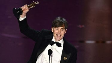 Cillian Murphy se impuso en la categoría sobre cuatro rivales estadounidenses: Paul Giamatti ("Los que se quedan"), Jeffrey Wright ("American Fiction"), Bradley Cooper ("Maestro") y Colman Domingo ("Rustin").
