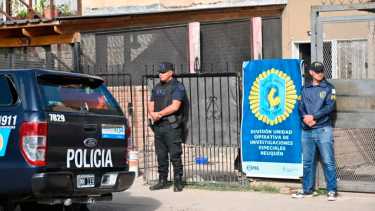 Allanamiento en el barrio 1200 viviendas de Cipolletti. Foto: Florencia Salto