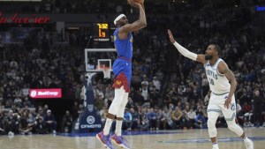 Con 35 puntos de Jokic, Nuggets evitó la remontada de Timberwolves y ganó 115-112