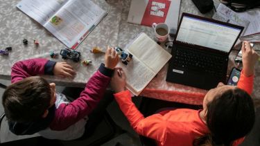 Es central también revisar las exigencias y autoexigencias: hijos, casa, cuerpo, pareja, amigas, todo perfecto no se puede.