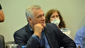 Carbajal, diputado radical, dijo que sus pares “están haraganeando en los pasillos”