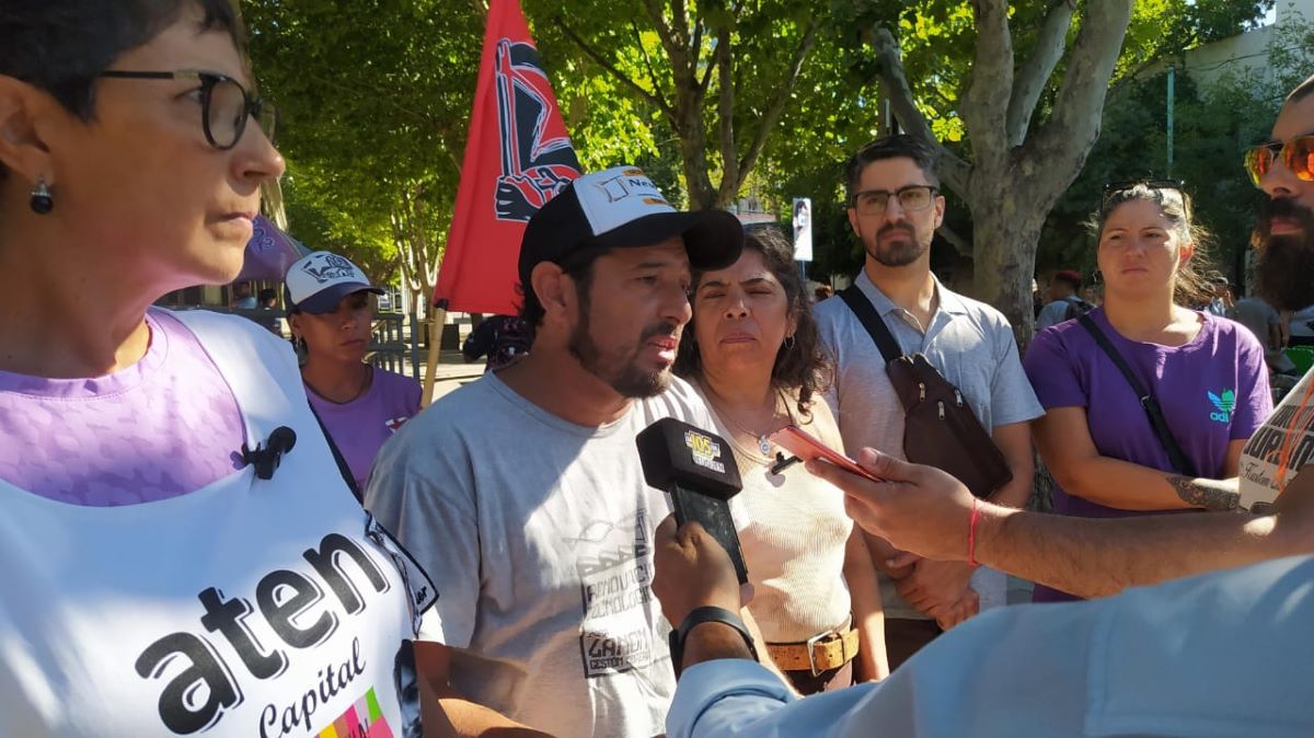 Andrés Blanco propone igualar el salario de los funcionarios de Neuquén con el de los docentes. Foto: Gentileza