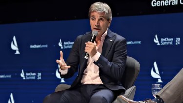 Caputo habló tras conocerse la inflación de febrero: "Ya está en un dígito, pero la medición no lo refleja" 