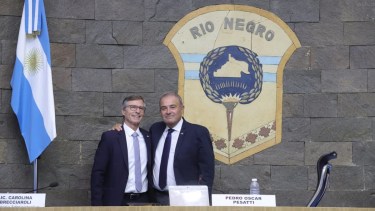 Gatti prestó juramento para un nuevo mandato, a partir del 1 de abril próximo. Foto: Marcelo Ochoa.