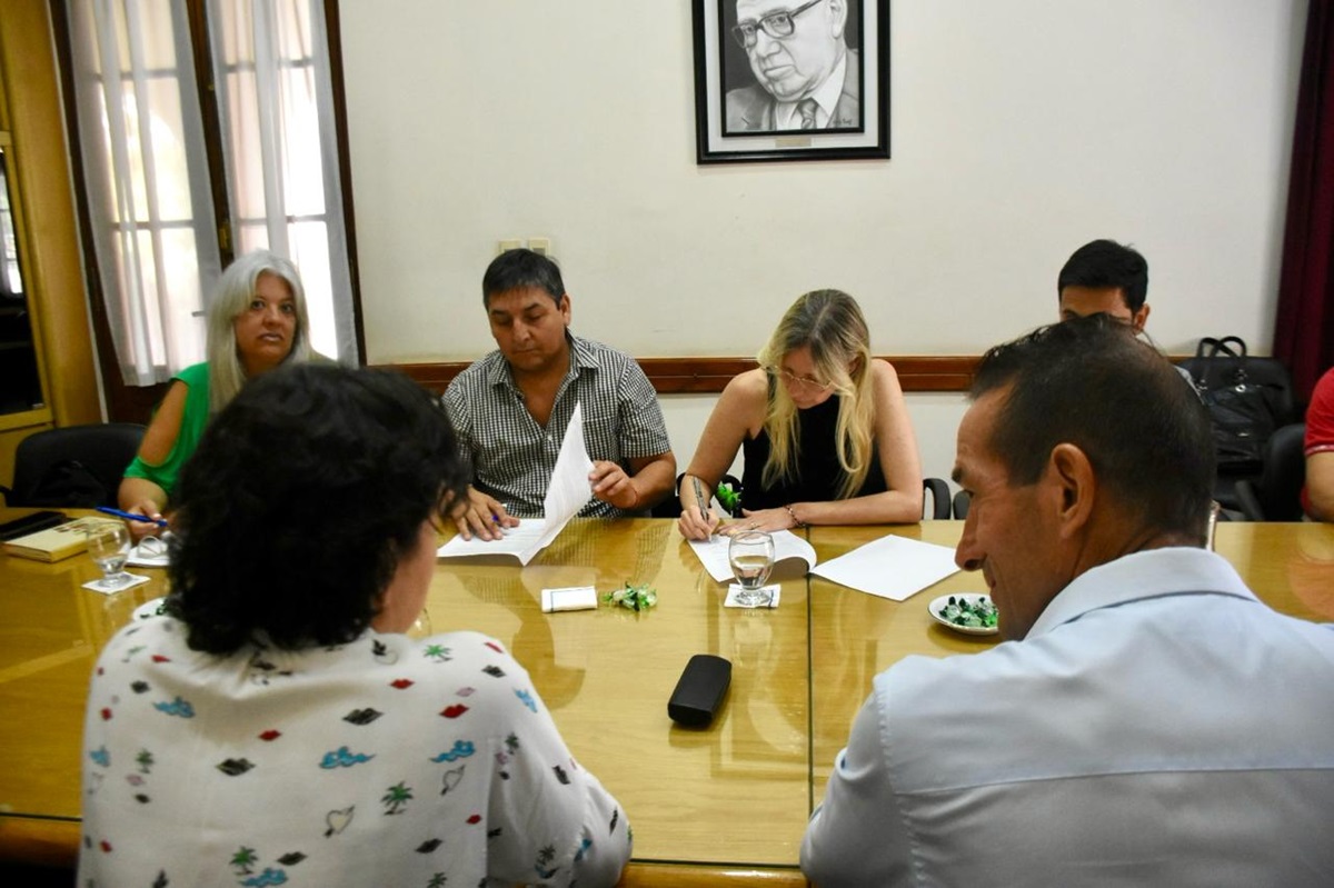 Salarios en Neuquén: ATEN rechazó y mañana se reúne con Gobierno, qué pasa con los otros gremios