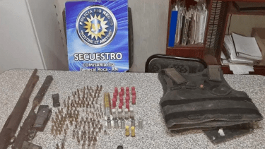 Un hombre y una mujer querdaron detenidos por tenencia ilegal de armas. Foto: gentileza.