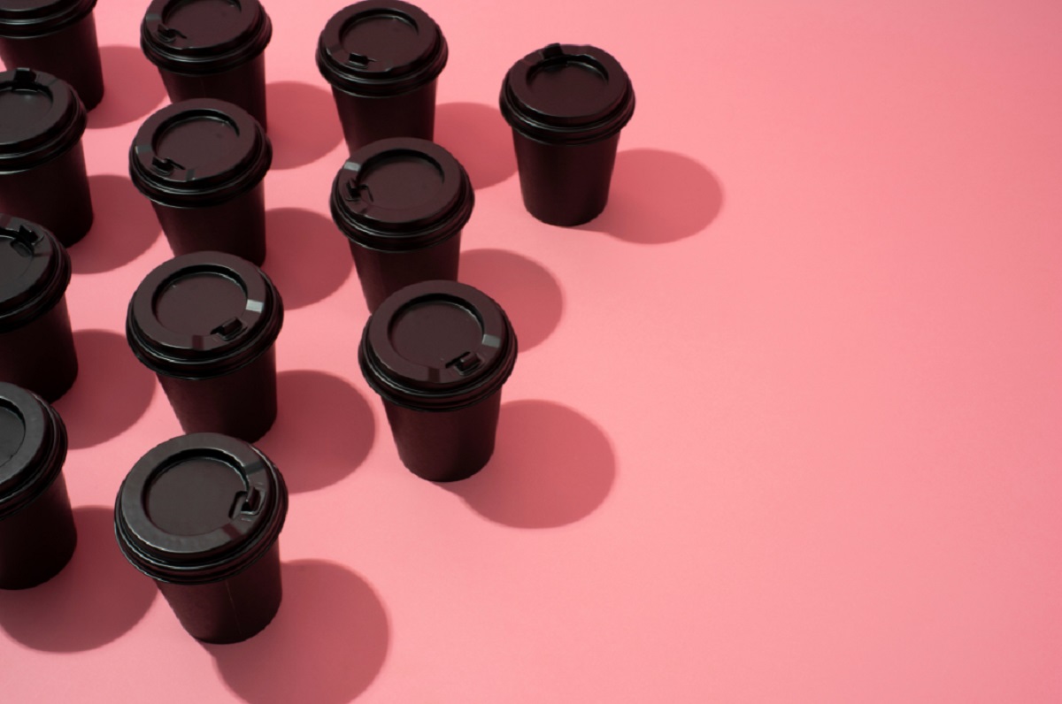 La segunda ciudad de Dinamarca diseñó un plan para combatir la contaminación por vasos de café. Imagen de freepik