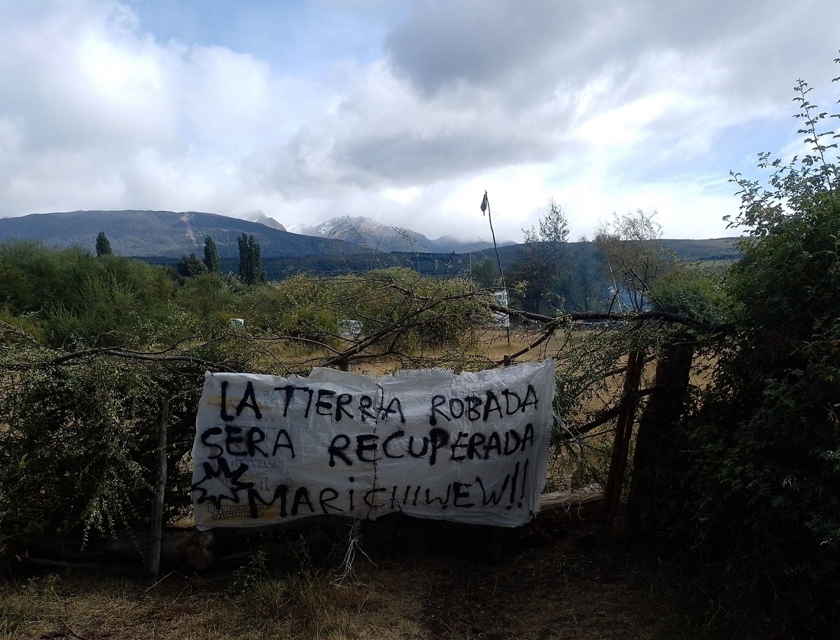 La comunidad Coronado Inalef anunció que resistirá en las tierras de Mallín Ahogado. Imagen difundida por APDH Chubut.