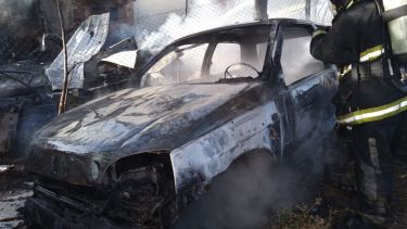 Tres dotaciones extinguieron un incendio en Senillosa. Foto: Gentileza