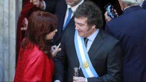 Cristina Kirchner cruzó a Milei este domingo y citó a Los Redondos: «¿Qué hacía amenazándome a la madrugada?»