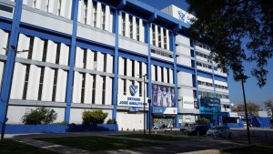 Escándalo en Vélez: una periodista denunció a cuatro jugadores por abuso sexual