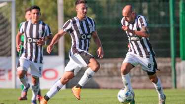 Cipolletti perdió con Kimberley en el debut y este domingo recibe a Olimpo. (Foto: Diego Izquierdo)