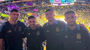 La reacción del público al ver a la Selección Argentina en el partido de Los Angeles Lakers de LeBron James