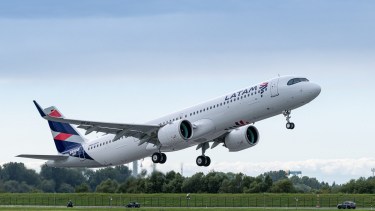 Una azafata habría causado el accidente del avión de Latam que dejó 50 heridos. Foto ilustativa. 