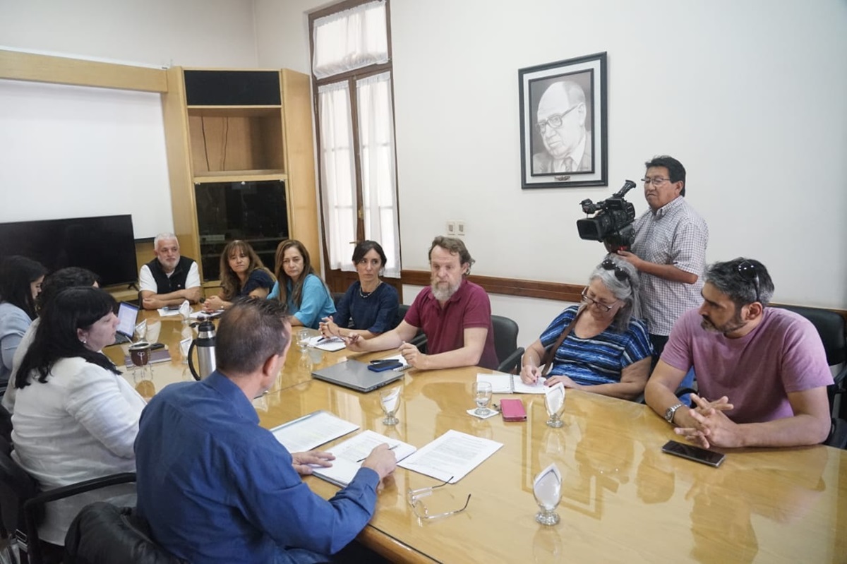Docentes de Neuquén se reúnen con Gobierno y reciben oferta salarial: a dos días del inicio de clases 