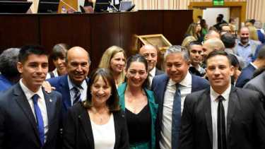 Rolando Figueroa junto a Comunidad y aliados en la apertura de sesiones. Foto: Matías Subat.