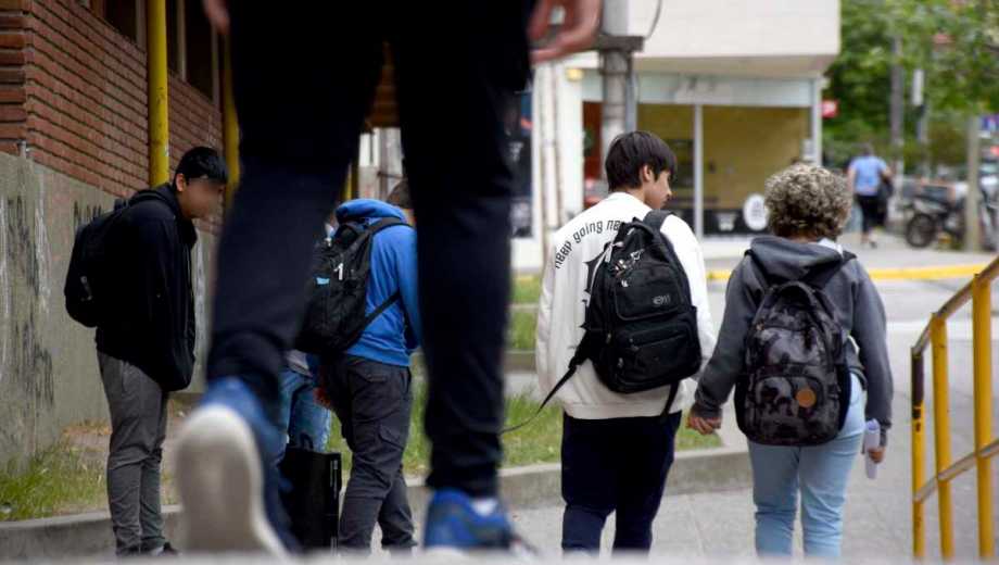 Cómo son los protocolos que implementa Educación en Neuquén y Río Negro, tras las amenazas de tiroteos en las escuelas. (Foto ilustrativa: Matías Subat).