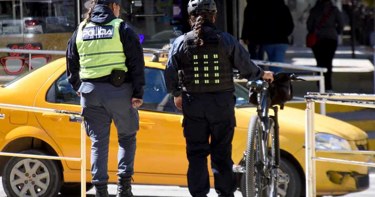 La policía de Neuquén también recibió el bono de ATE por «ropa de trabajo» thumbnail