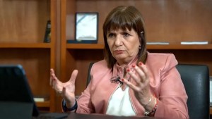 Patricia Bullrich: “Todo hecho delictivo en Rosario será juzgado como terrorismo”