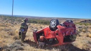 Dos heridos en vuelco sobre la Ruta 237, durante el éxodo de Semana Santa en Neuquén